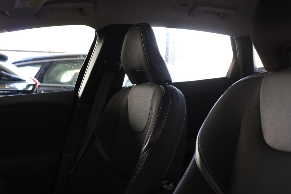 volvo-v40-2019-diesel-1969cc