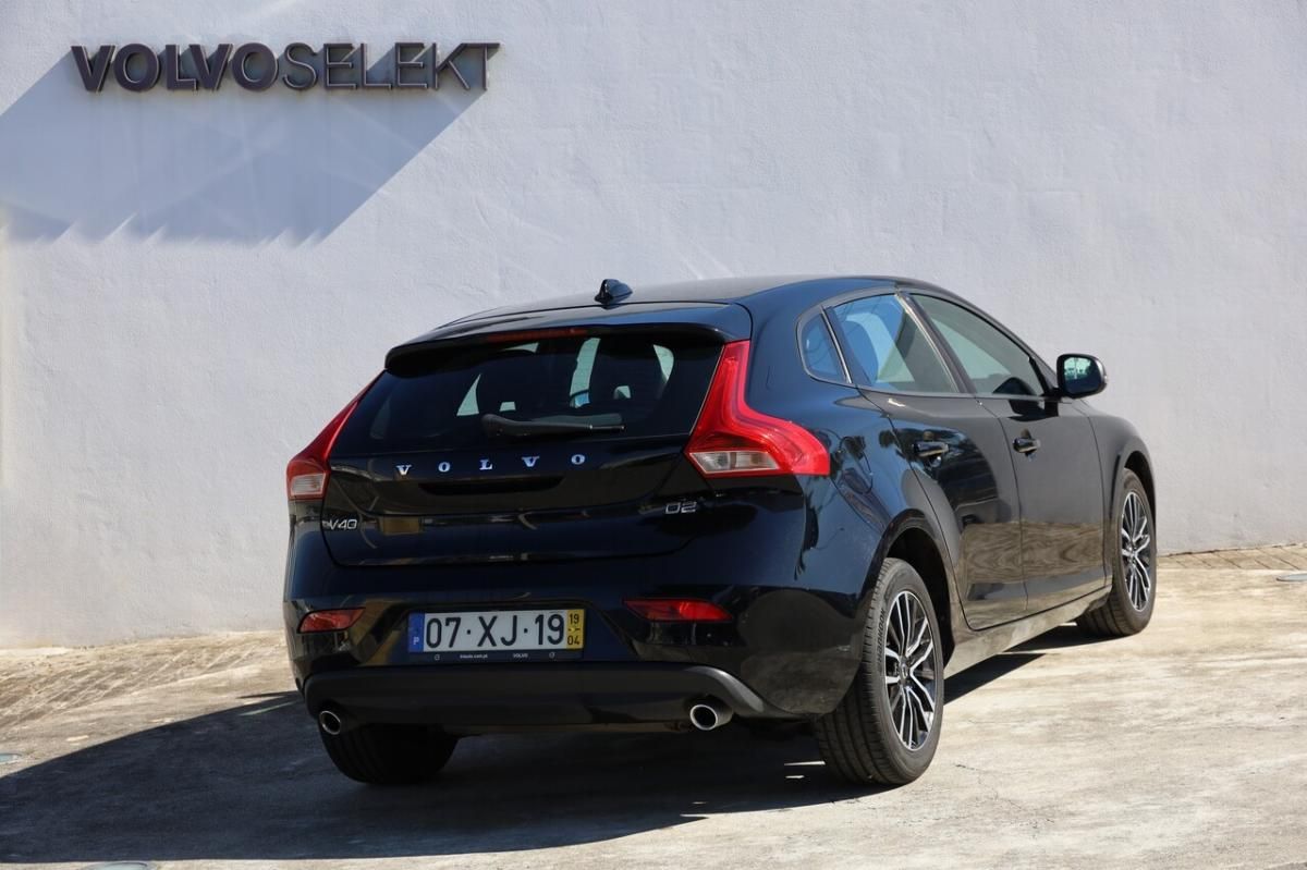 volvo-v40-2019-diesel-1969cc