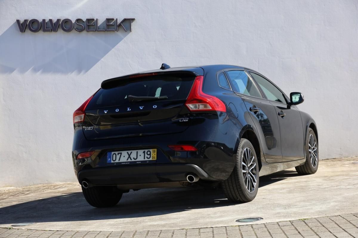 volvo-v40-2019-diesel-1969cc