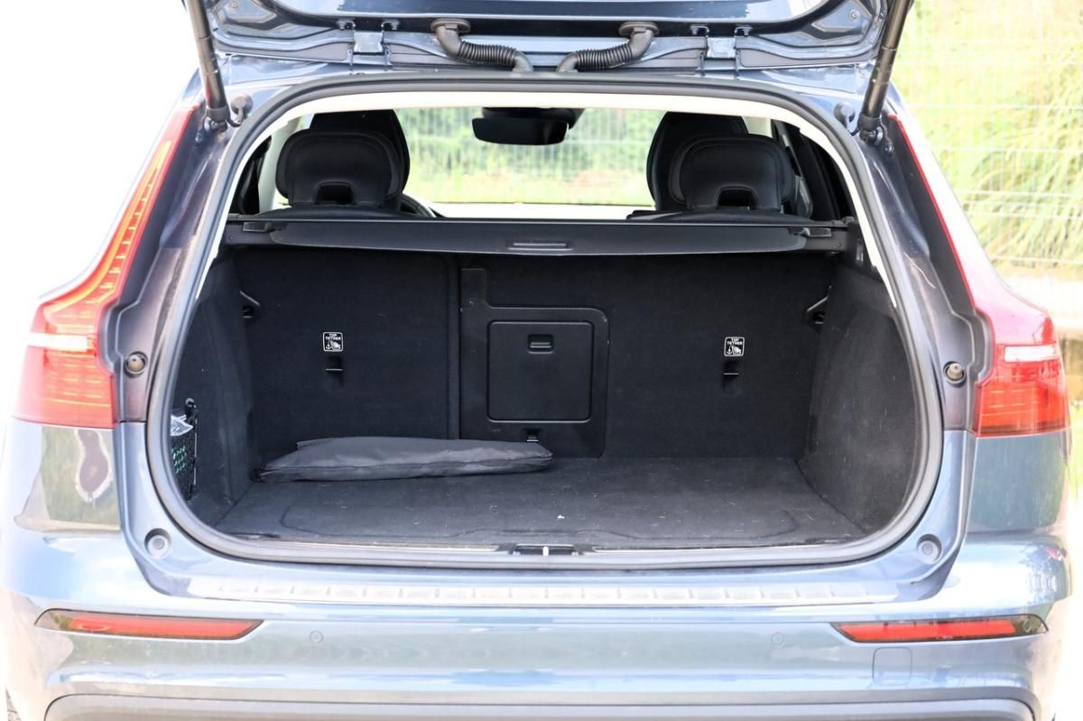 volvo-v60-2022-hibrido-a-gasolina-1969cc