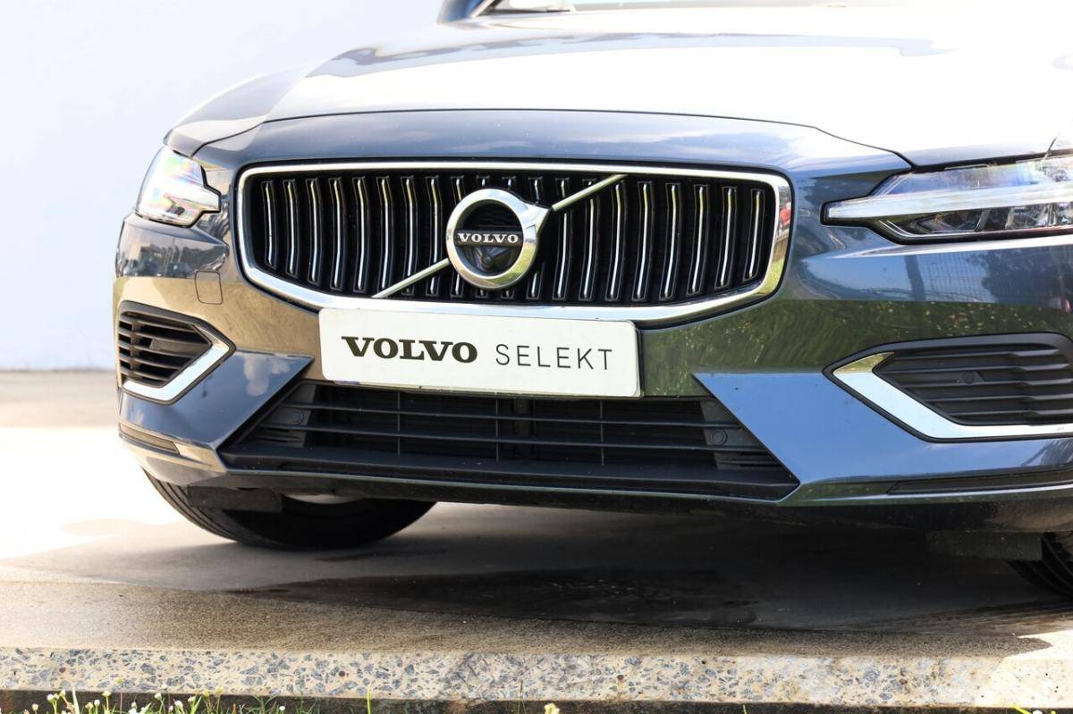 volvo-v60-2022-hibrido-a-gasolina-1969cc
