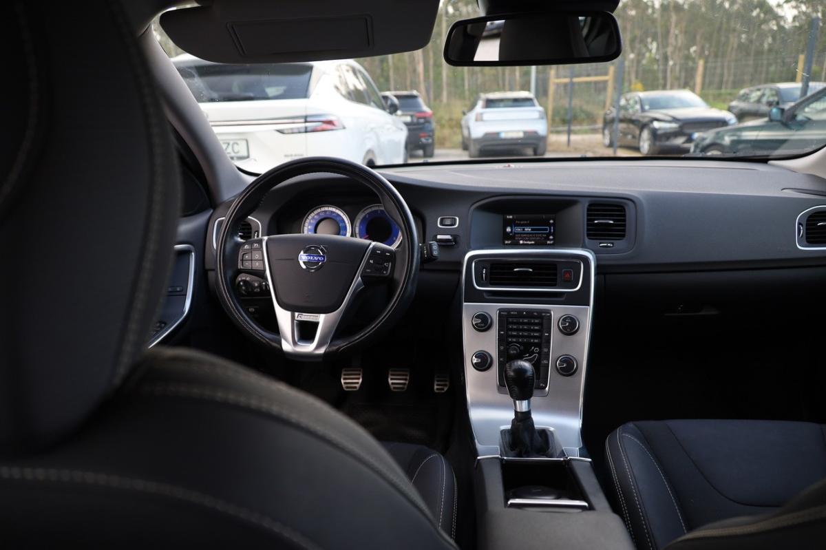 volvo-v60-2012-diesel-1984cc