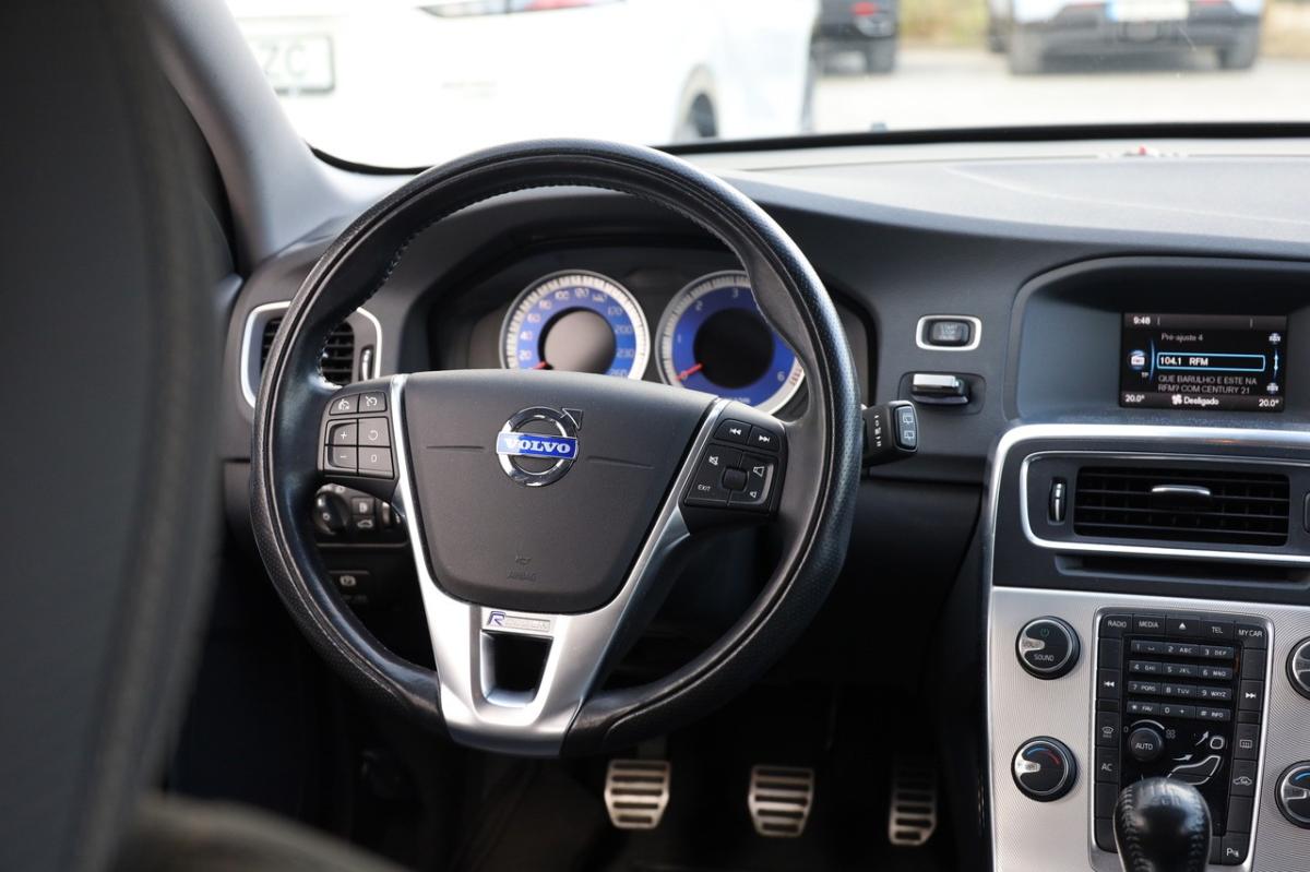 volvo-v60-2012-diesel-1984cc