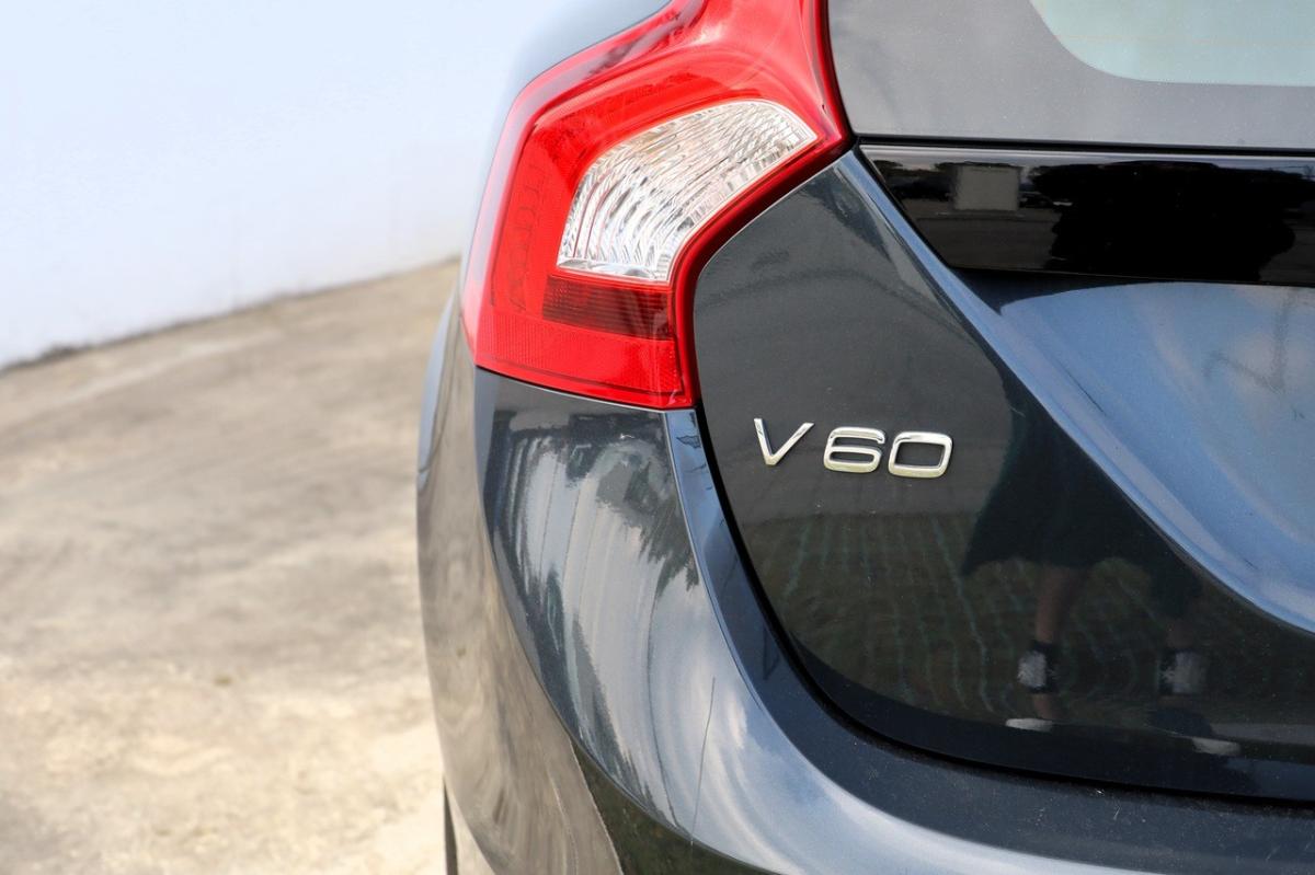 volvo-v60-2012-diesel-1984cc