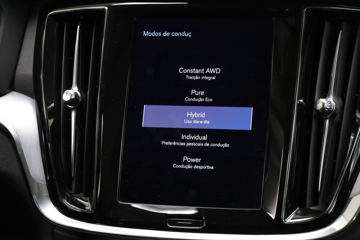 volvo-v60-2020-hibrido-a-gasolina-1969cc