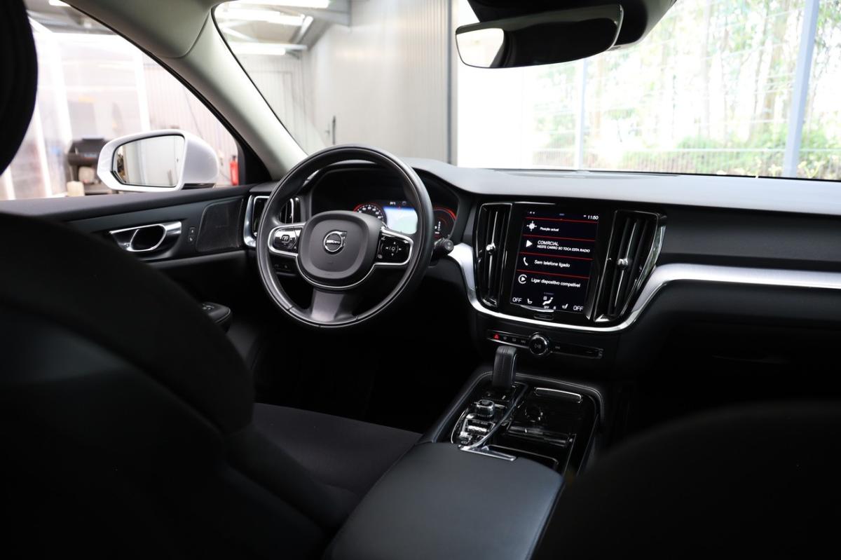 volvo-v60-2020-hibrido-a-gasolina-1969cc