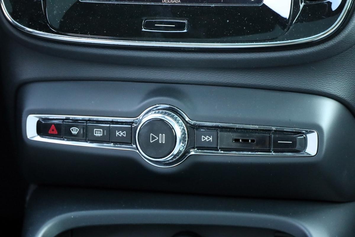 volvo-c40-2024-eletrico-0cc