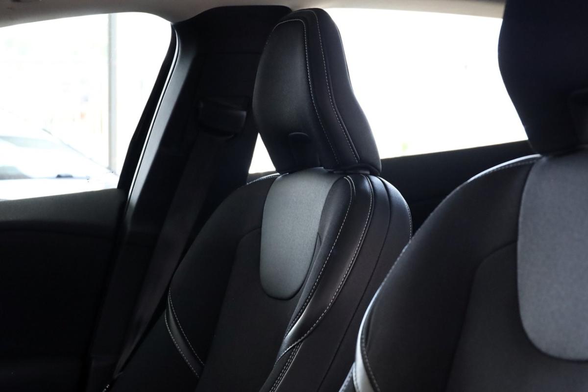 volvo-v40-2019-diesel-1969cc