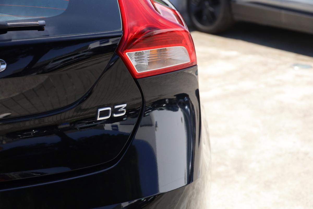 volvo-v40-2019-diesel-1969cc