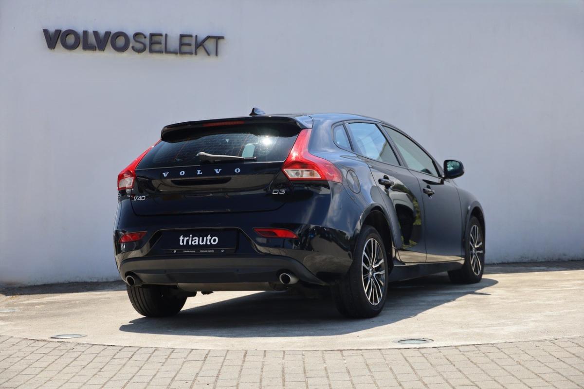 volvo-v40-2019-diesel-1969cc