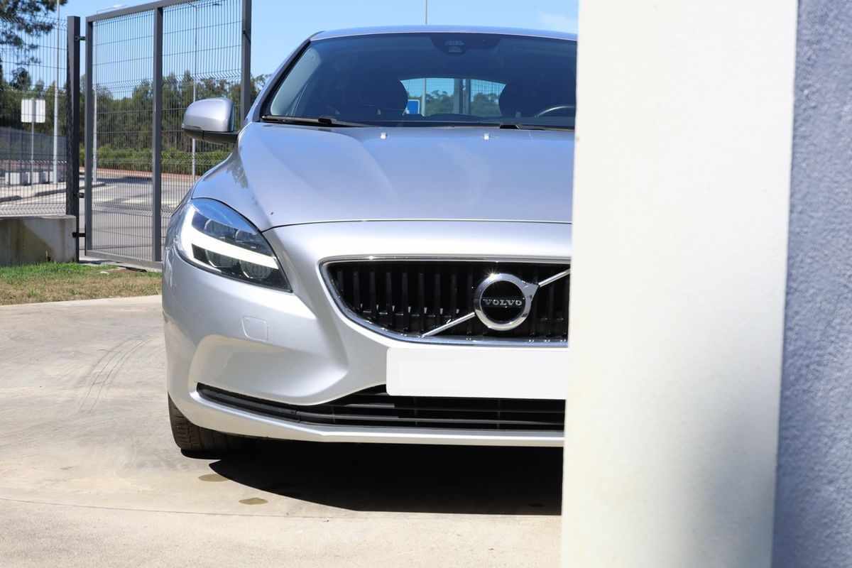 volvo-v40-2018-diesel-1969cc