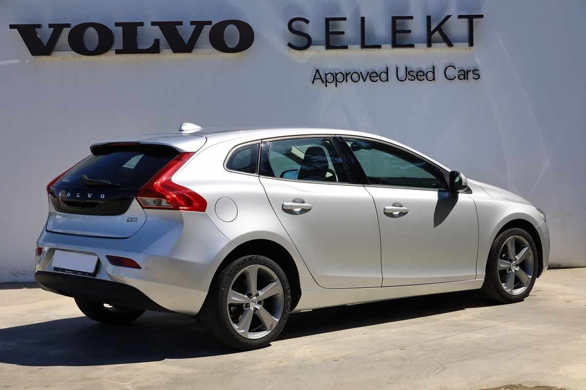 volvo-v40-2018-diesel-1969cc