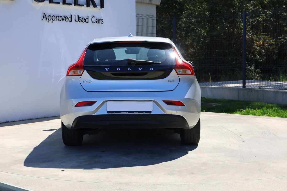 volvo-v40-2018-diesel-1969cc