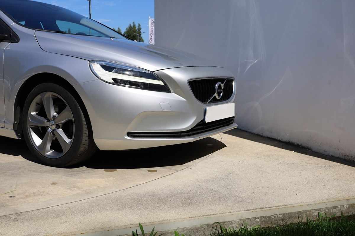 volvo-v40-2018-diesel-1969cc
