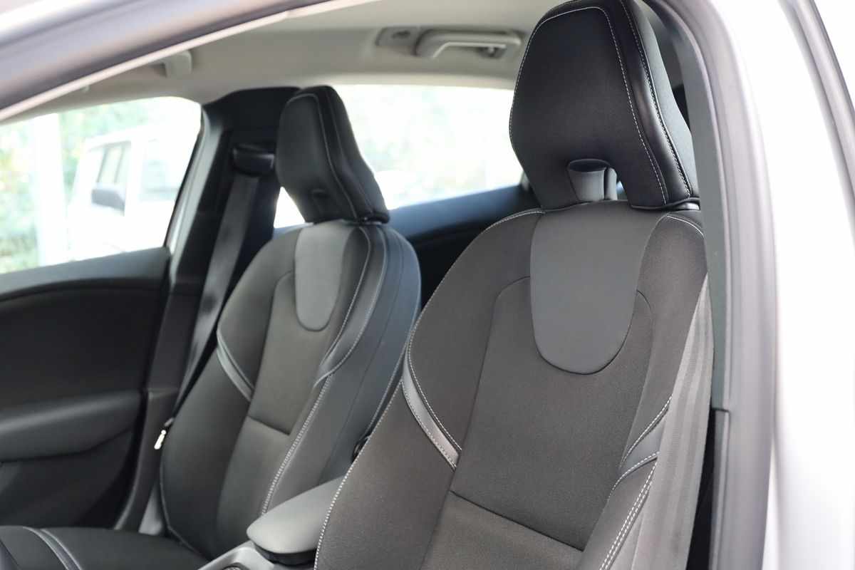 volvo-v40-2018-diesel-1969cc