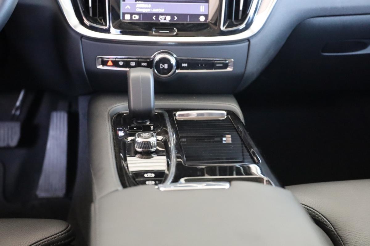volvo-v60-2024-hibrido-a-gasolina-1969cc