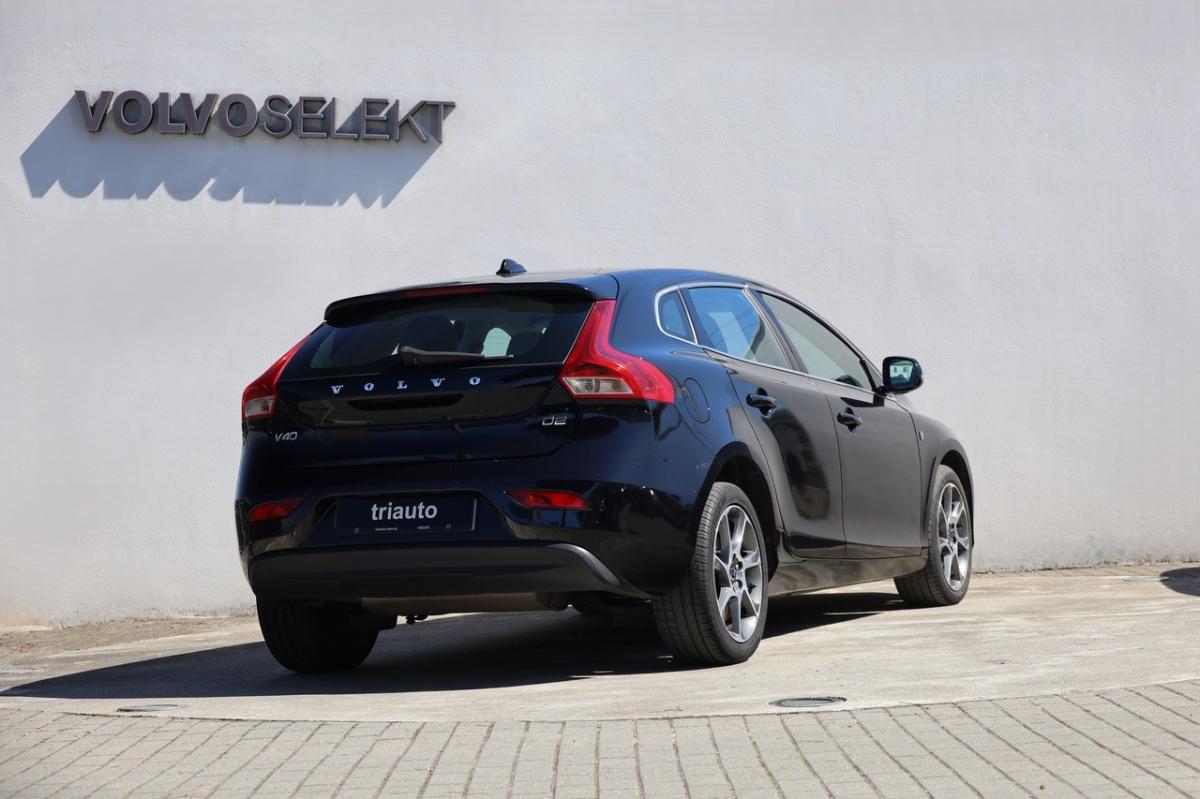 volvo-v40-2015-diesel-1969cc