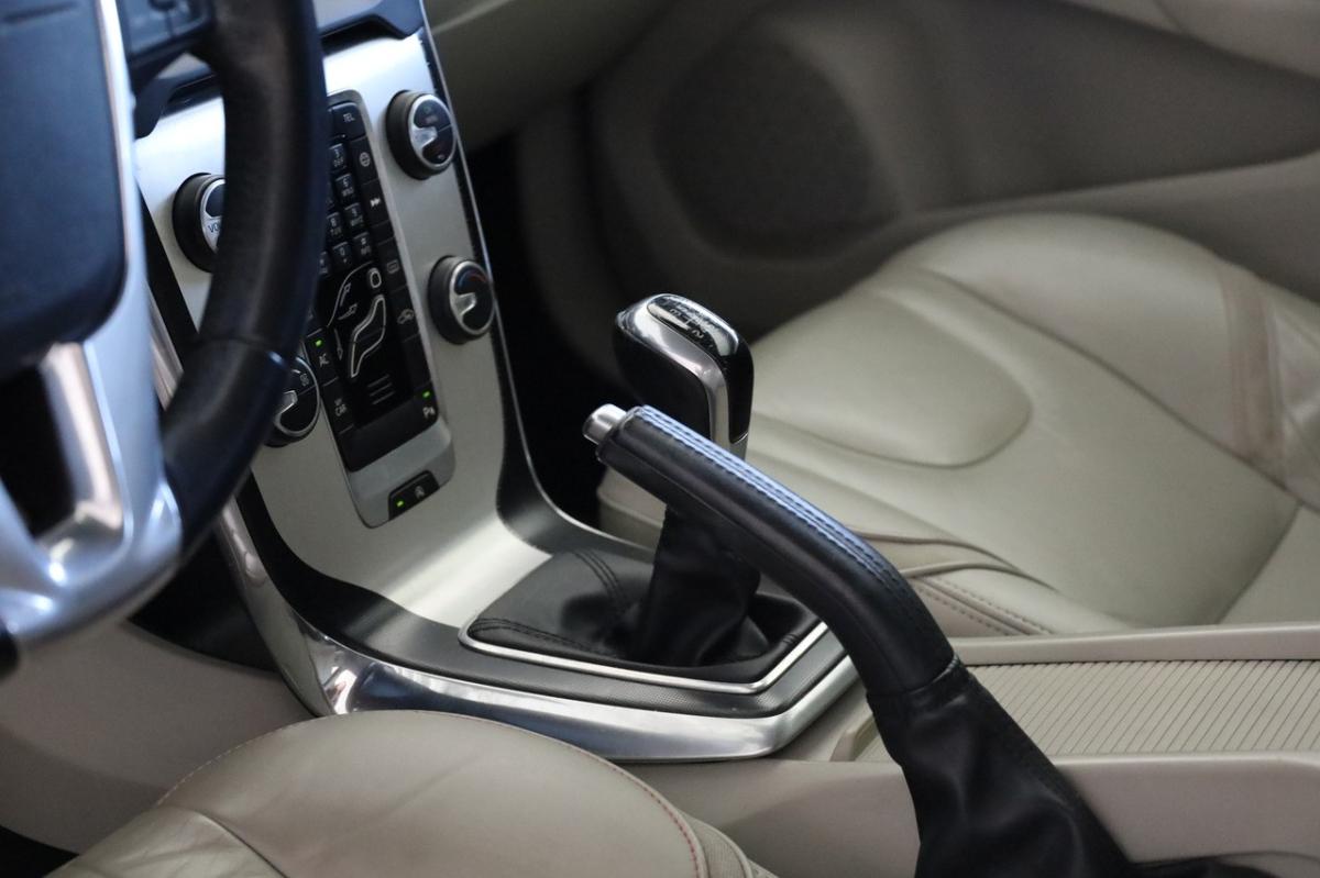 volvo-v40-2015-diesel-1969cc