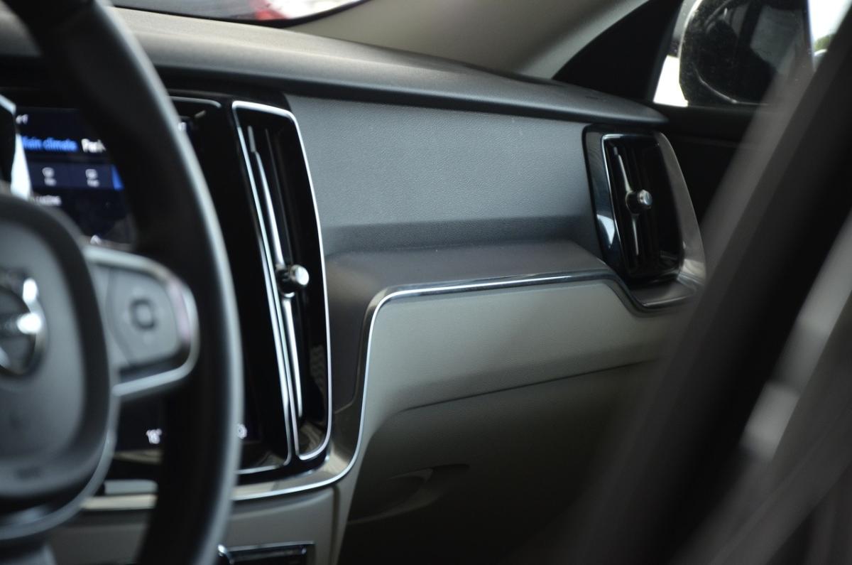volvo-v60-2024-hibrido-a-gasolina-1969cc