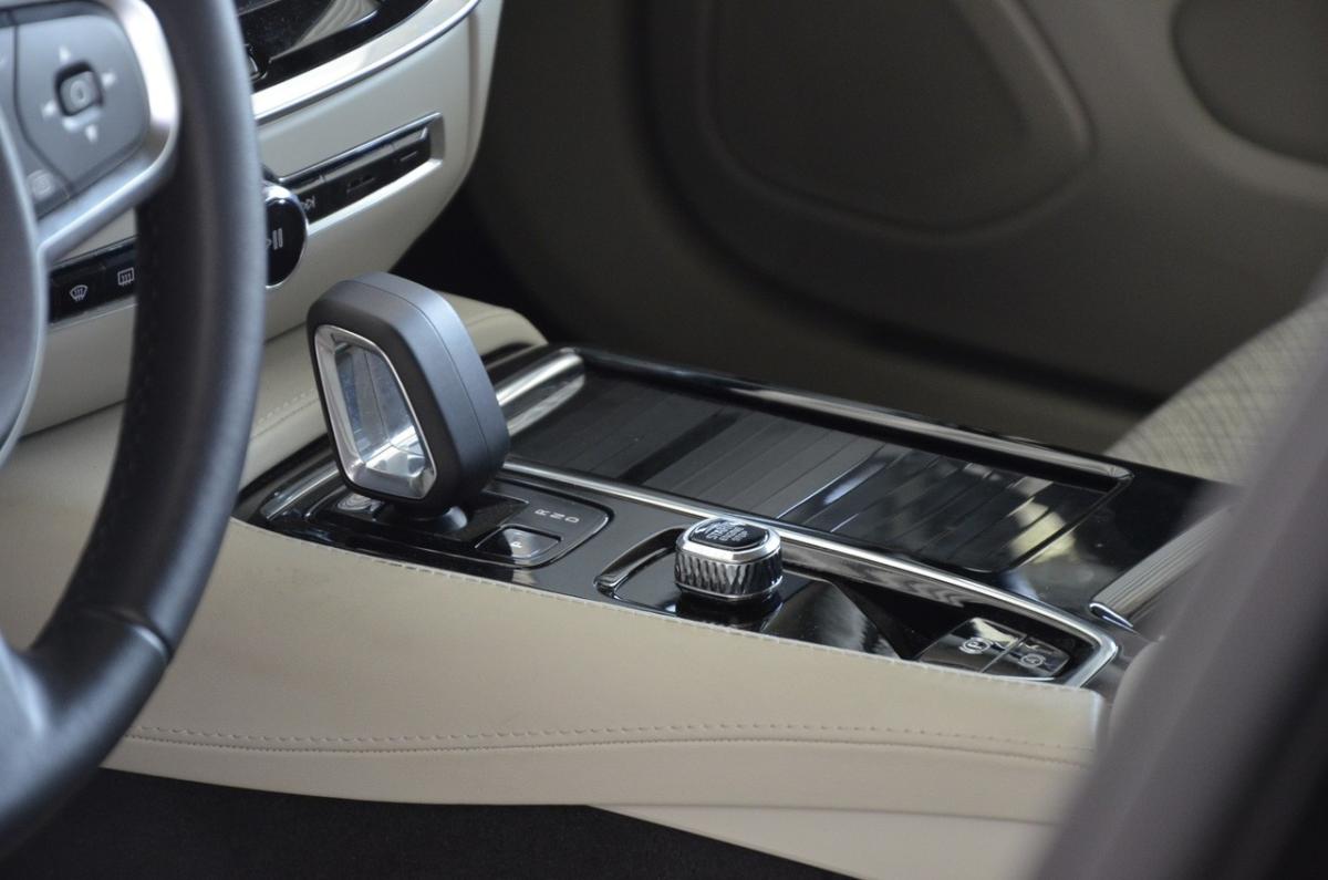 volvo-v60-2024-hibrido-a-gasolina-1969cc
