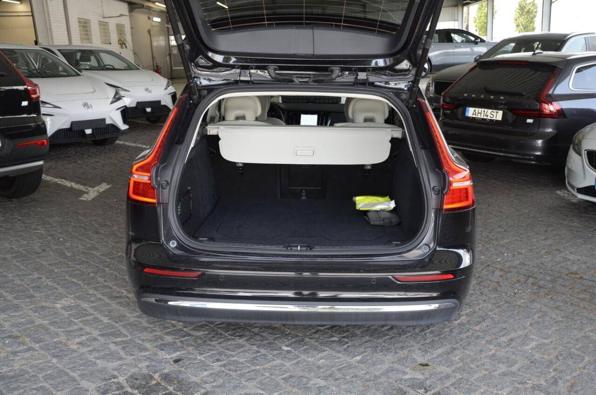 volvo-v60-2024-hibrido-a-gasolina-1969cc