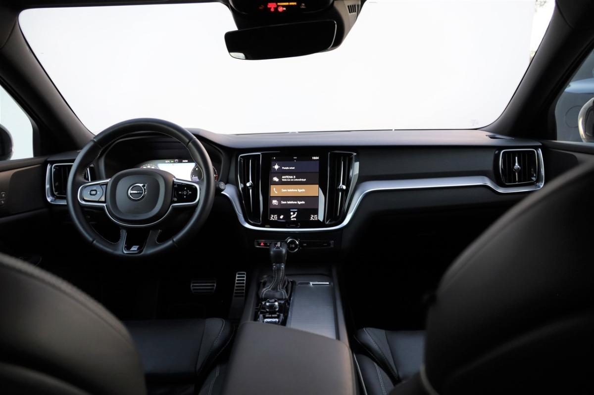 volvo-v60-2019-diesel-1969cc