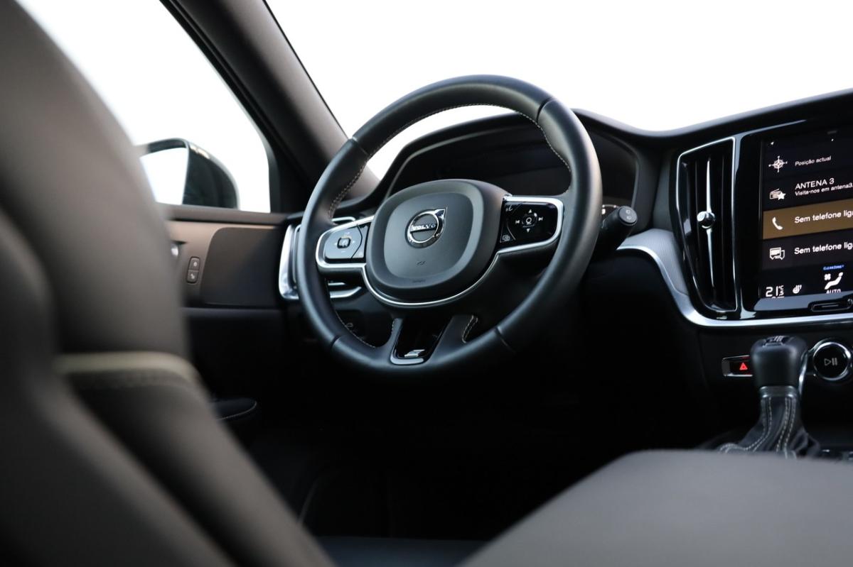 volvo-v60-2019-diesel-1969cc