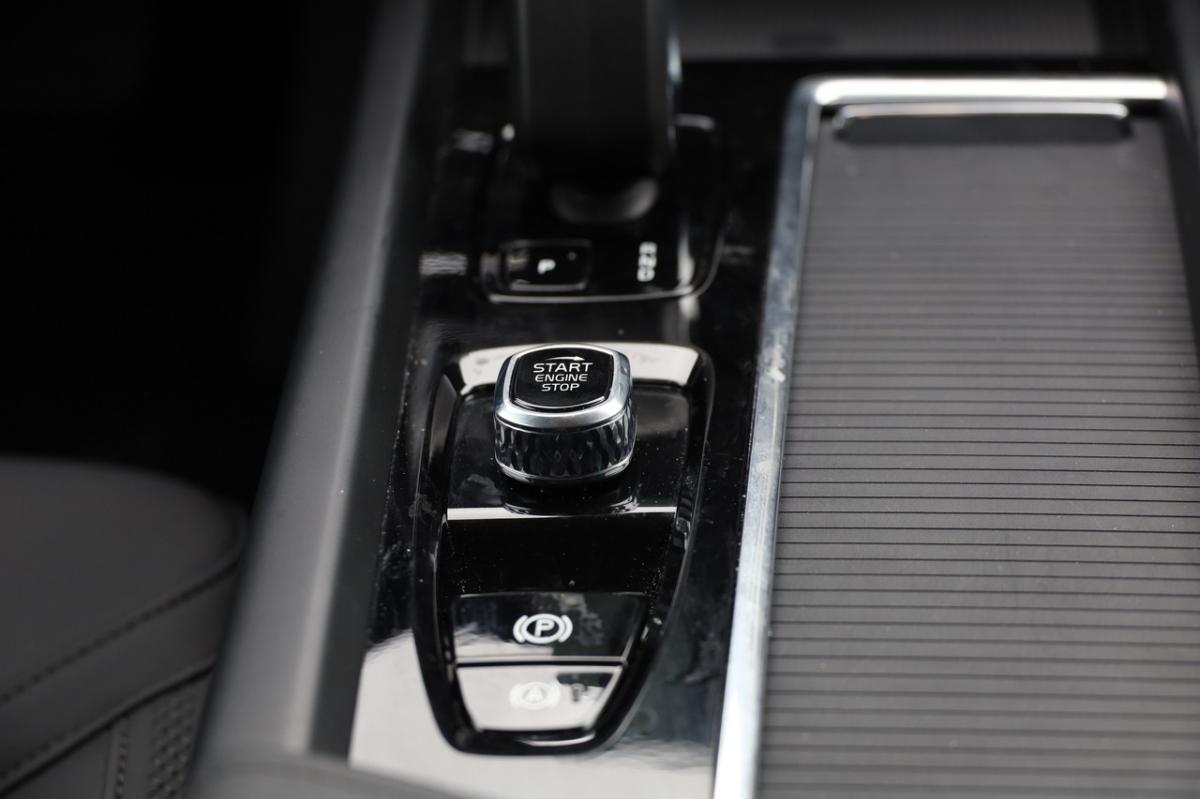 volvo-xc60-2025-hibrido-a-gasolina-1969cc