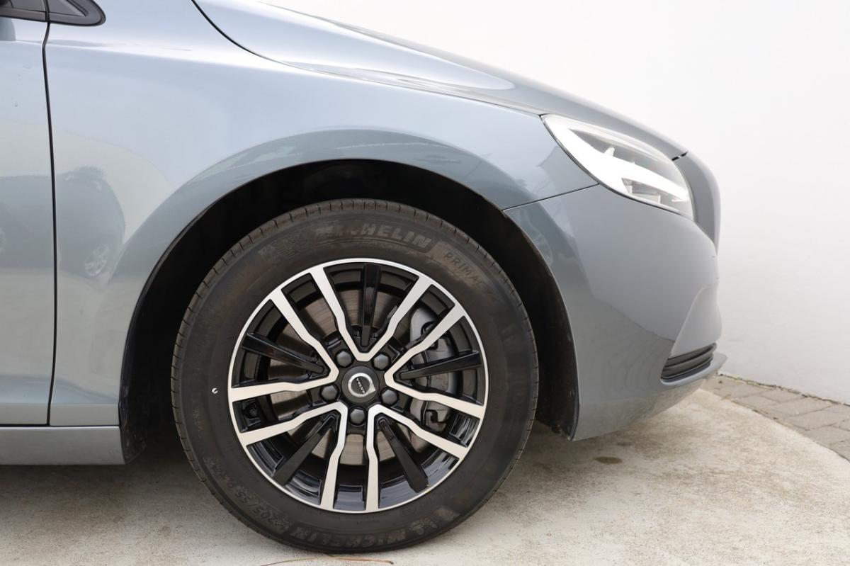 volvo-v40-2019-diesel-1969cc