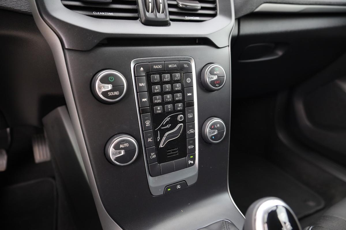 volvo-v40-2019-diesel-1969cc