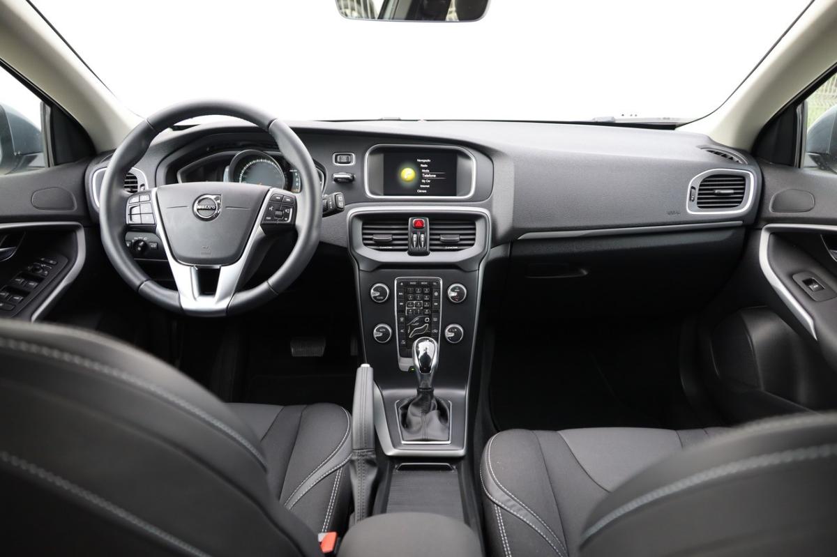 volvo-v40-2019-diesel-1969cc