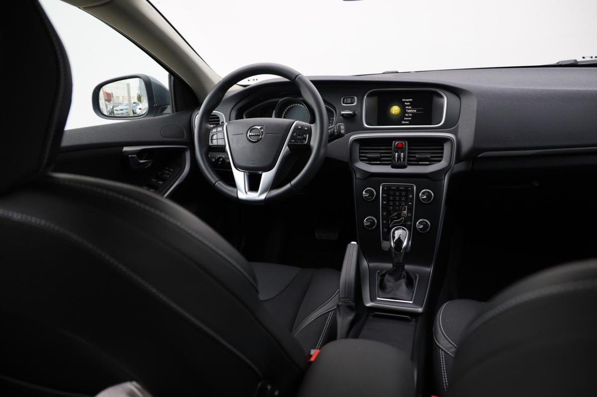 volvo-v40-2019-diesel-1969cc