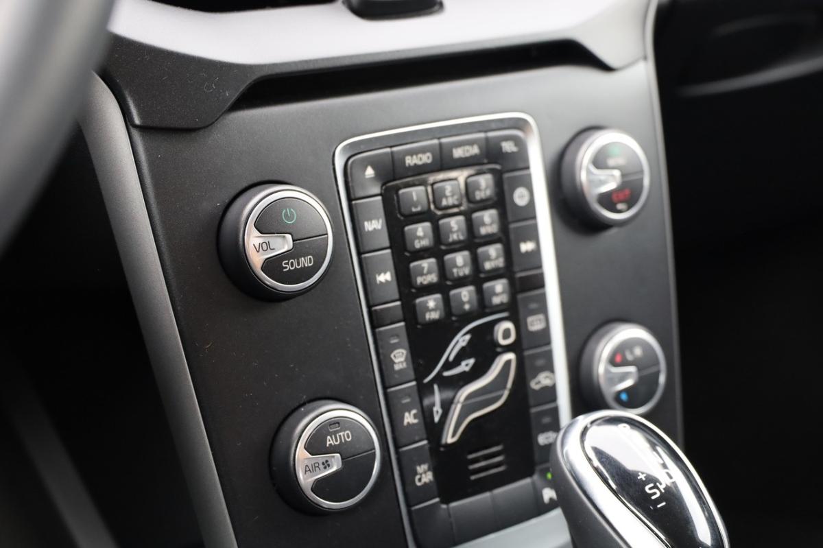 volvo-v40-2019-diesel-1969cc