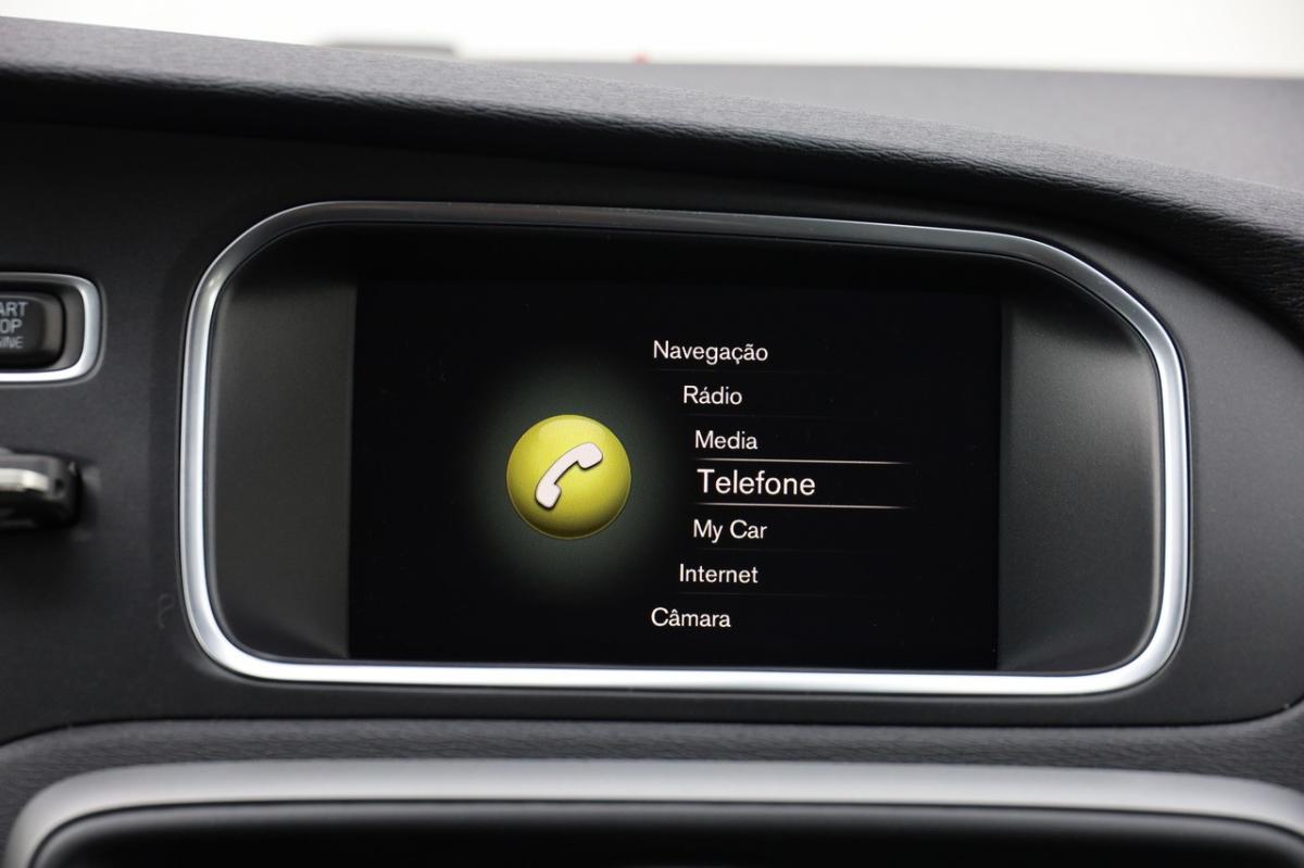 volvo-v40-2019-diesel-1969cc