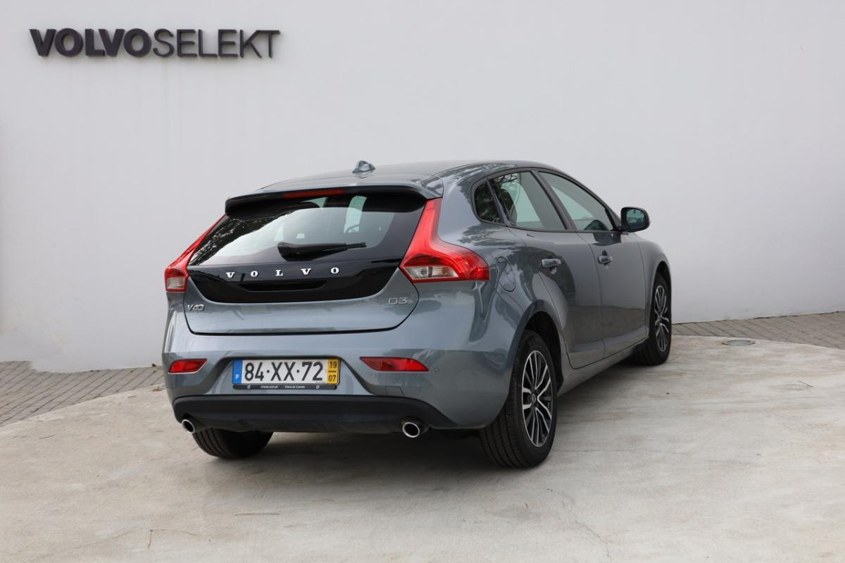 volvo-v40-2019-diesel-1969cc