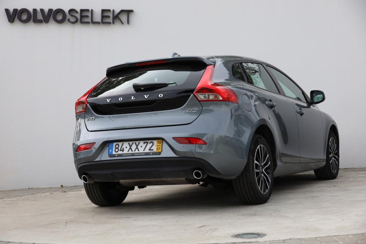 volvo-v40-2019-diesel-1969cc