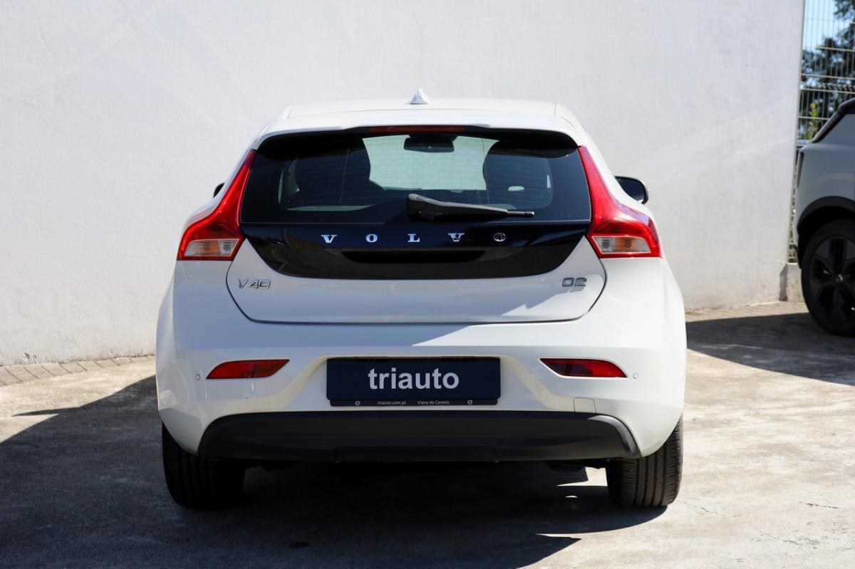 volvo-v40-2017-diesel-1969cc