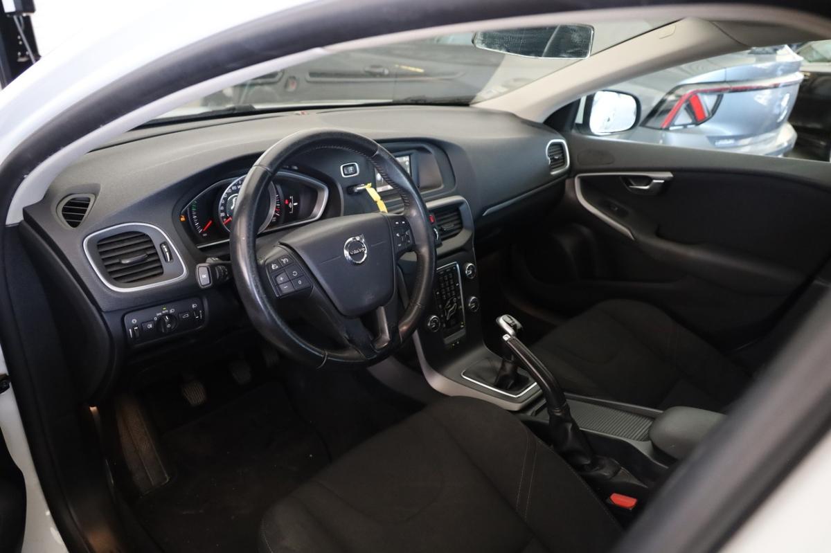 volvo-v40-2017-diesel-1969cc