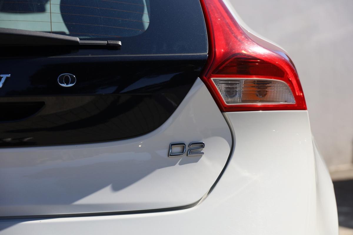volvo-v40-2017-diesel-1969cc