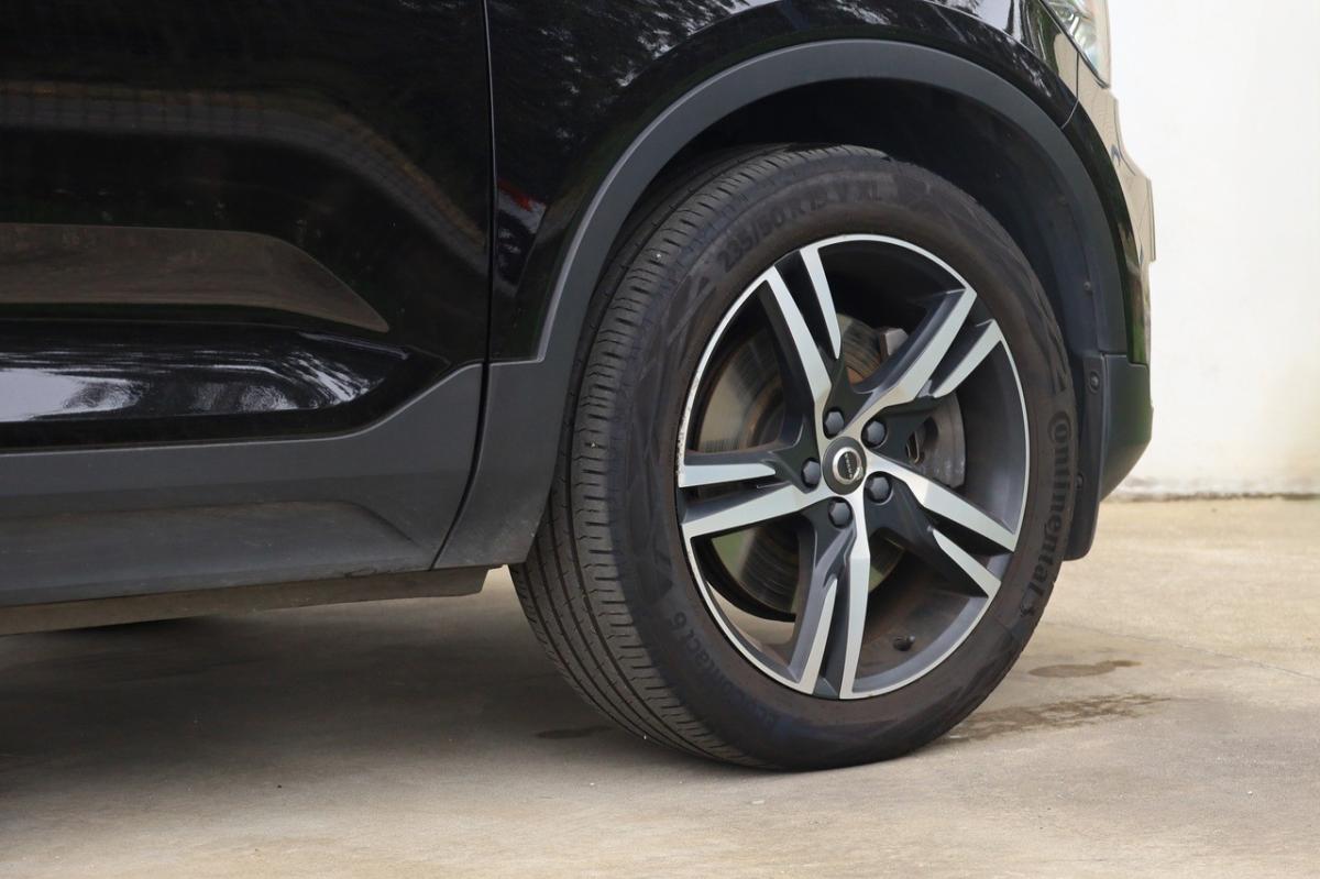 volvo-xc40-2021-hibrido-a-gasolina-1477cc