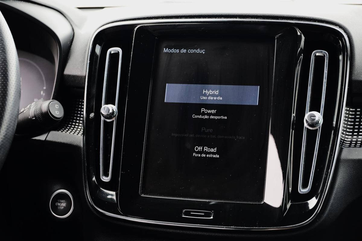 volvo-xc40-2021-hibrido-a-gasolina-1477cc