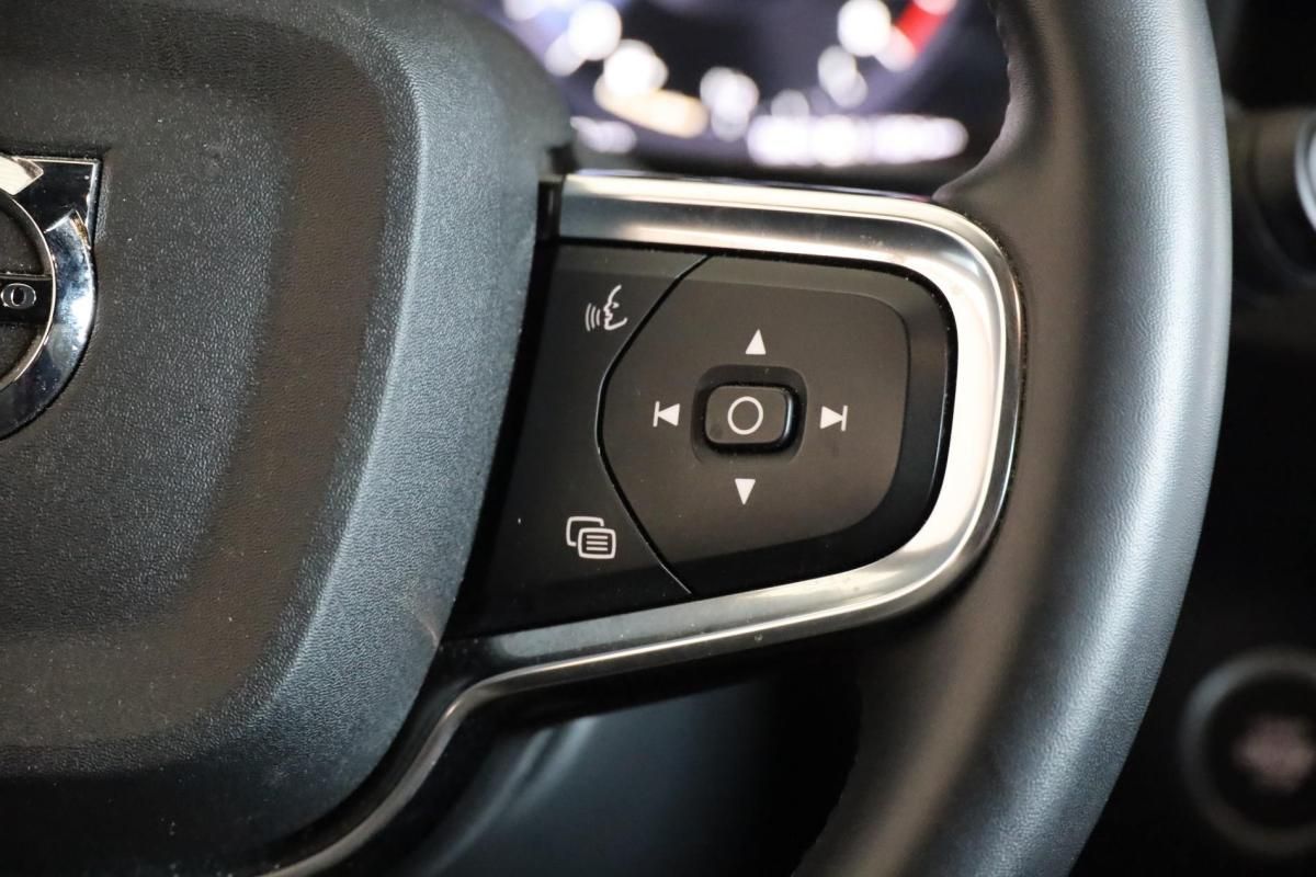 volvo-xc40-2024-gasolina-1477cc