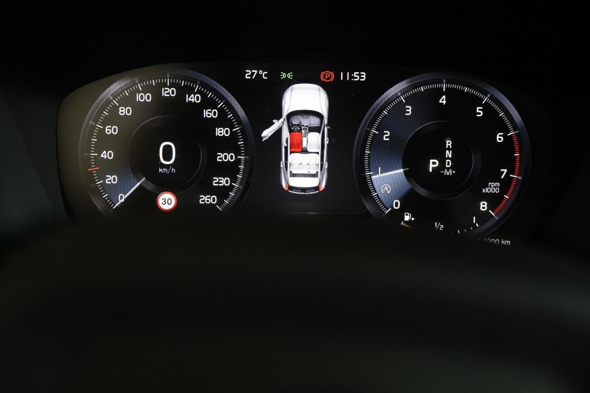 volvo-xc40-2024-gasolina-1477cc