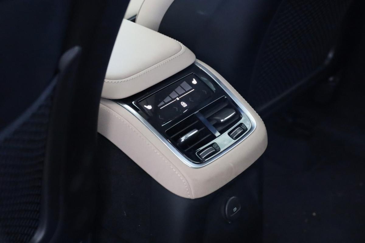 volvo-xc90-2025-hibrido-a-gasolina-1969cc