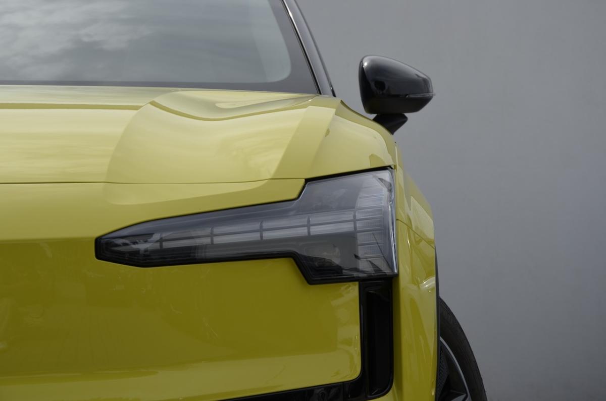 volvo-ex30-2025-eletrico-0cc