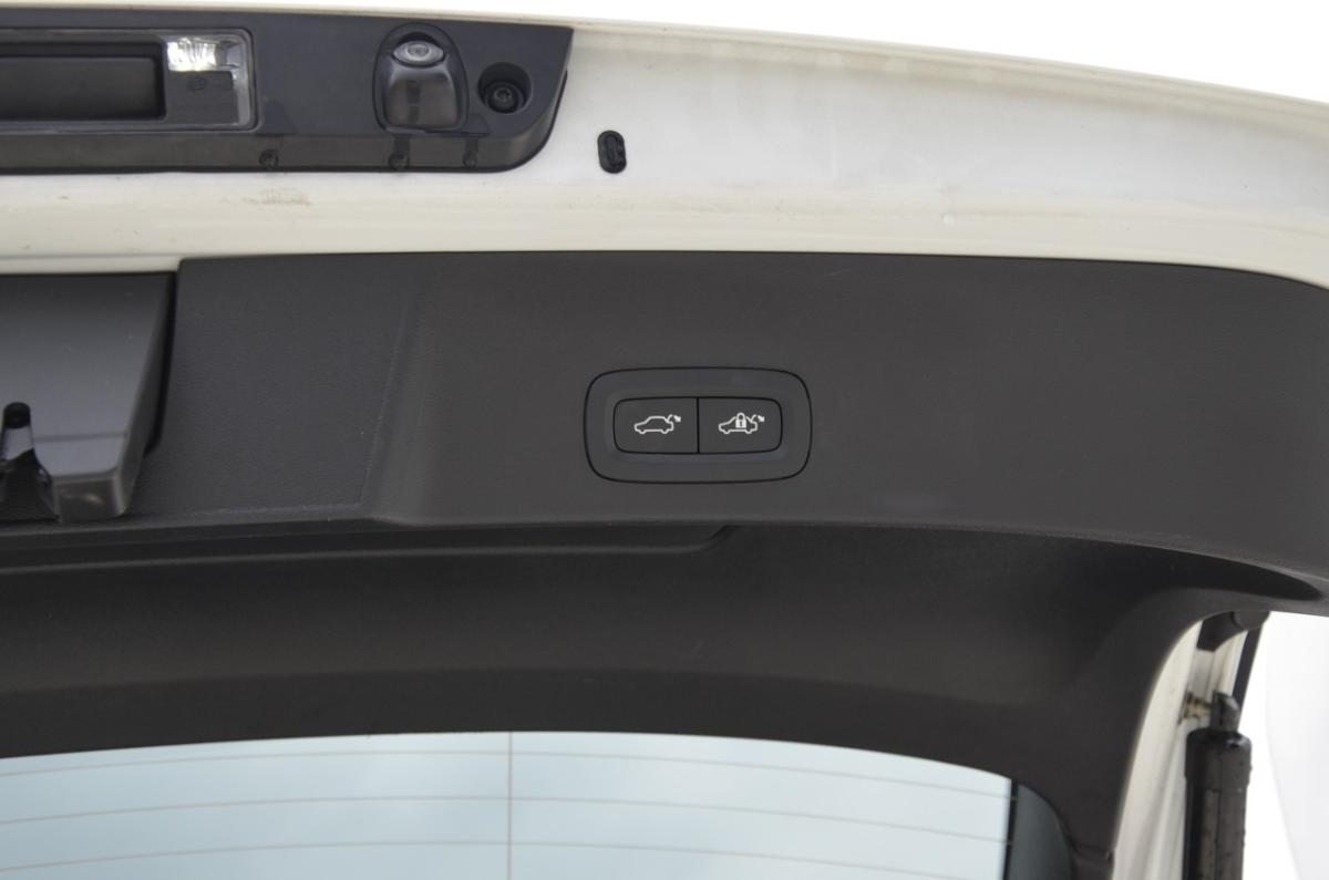 volvo-xc40-2025-gasolina-1969cc