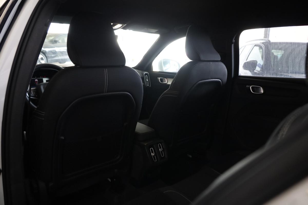 volvo-xc40-2025-gasolina-1969cc