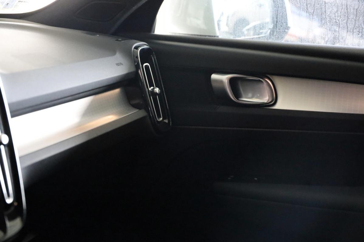 volvo-xc40-2025-gasolina-1969cc