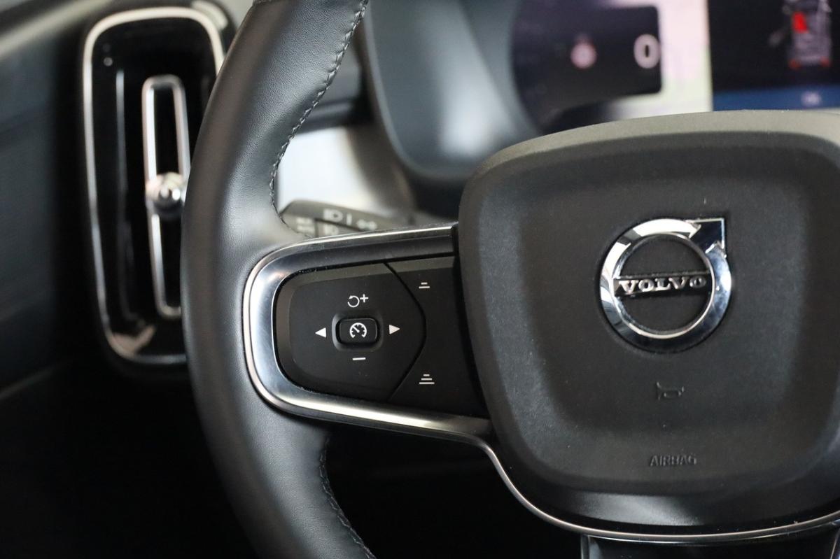 volvo-xc40-2025-gasolina-1969cc