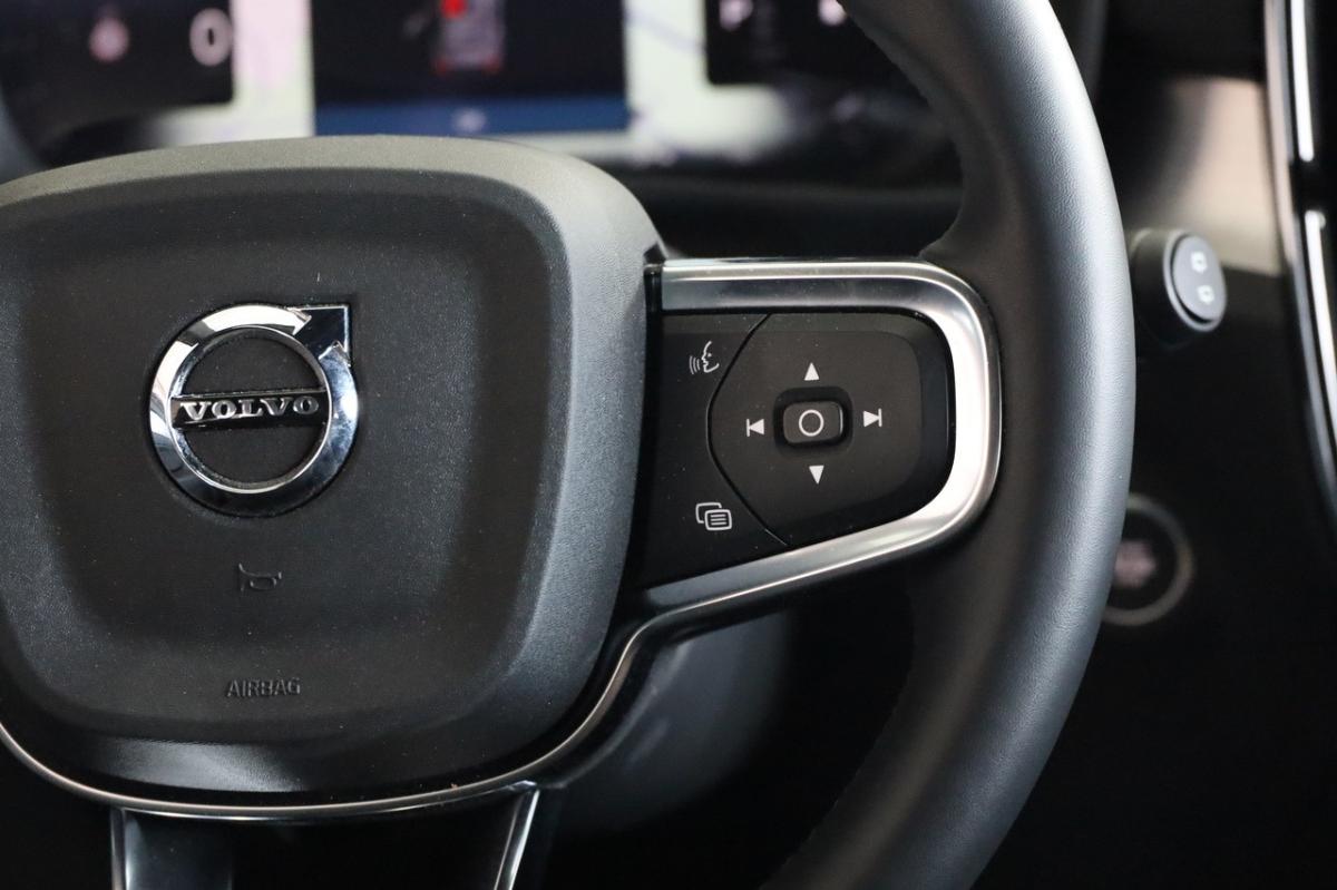 volvo-xc40-2025-gasolina-1969cc
